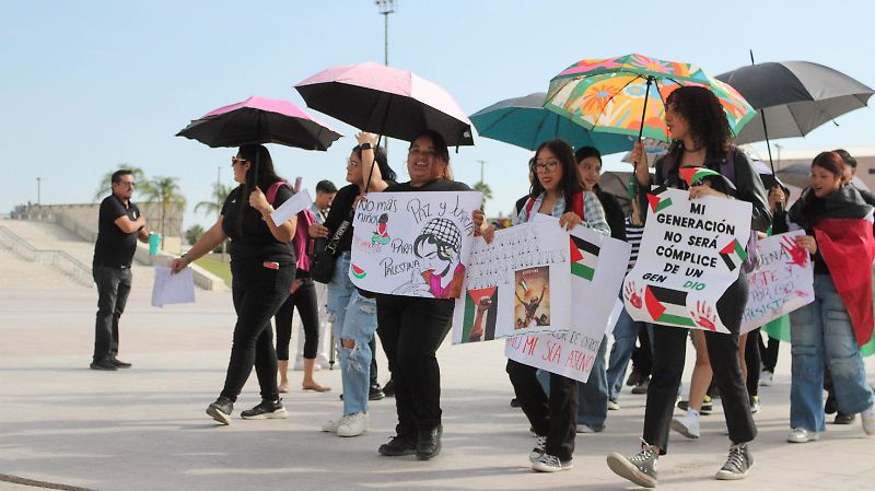 La FNERRR realizó marcha para protestar por genocidio en Palestina